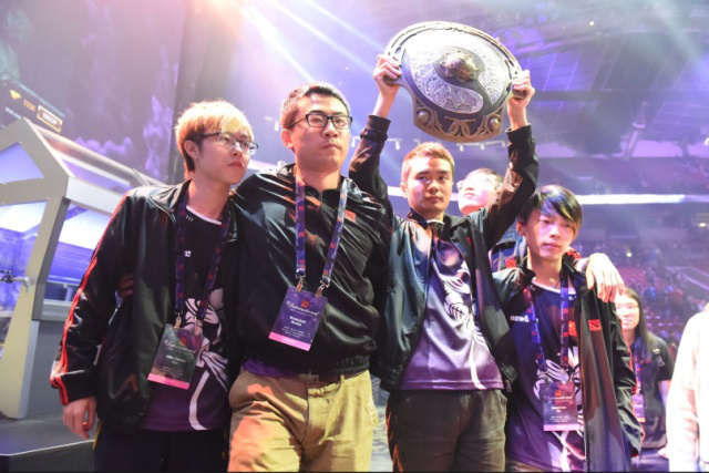 S赛小组赛首轮战罢，三队没输过两人没阵亡